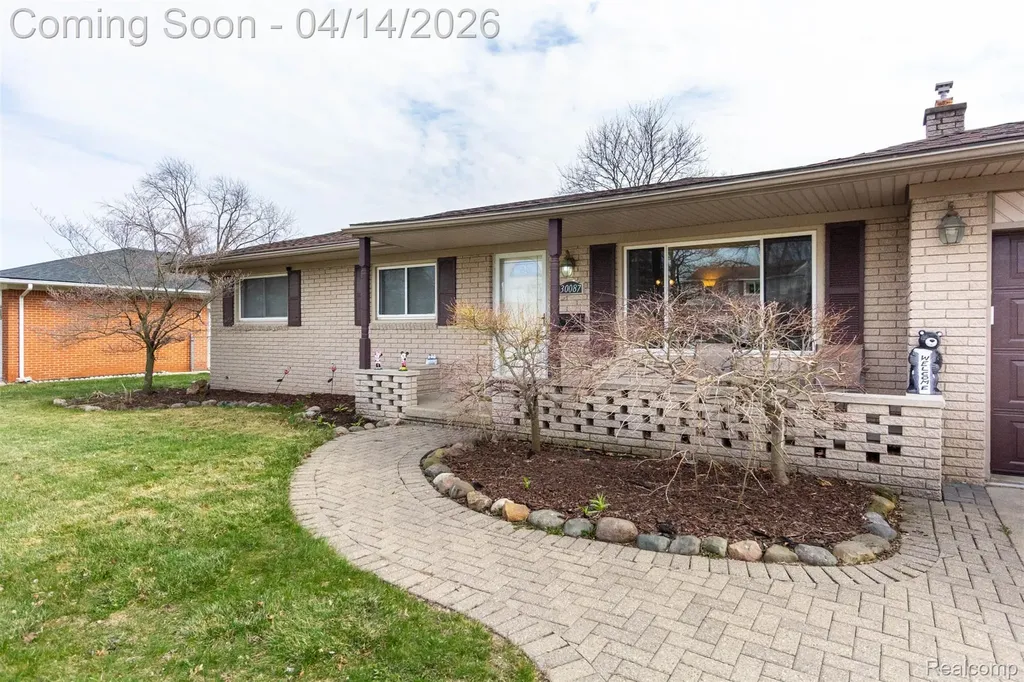 30087 Lyndon Street Livonia City MI 48154