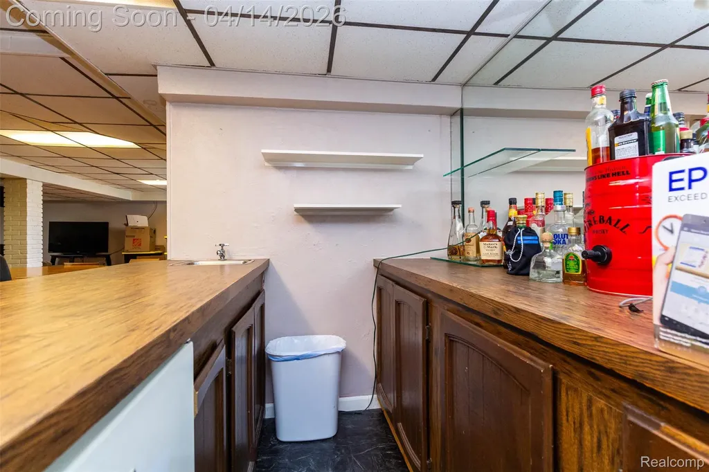 30087 Lyndon Street Livonia City MI 48154