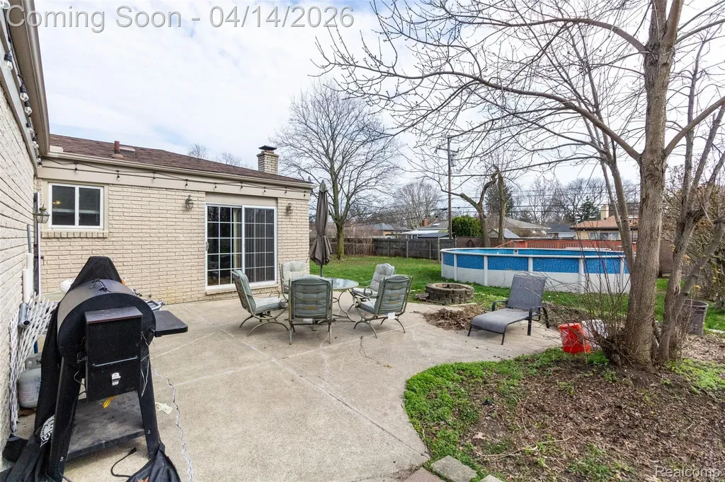 30087 Lyndon Street Livonia City MI 48154
