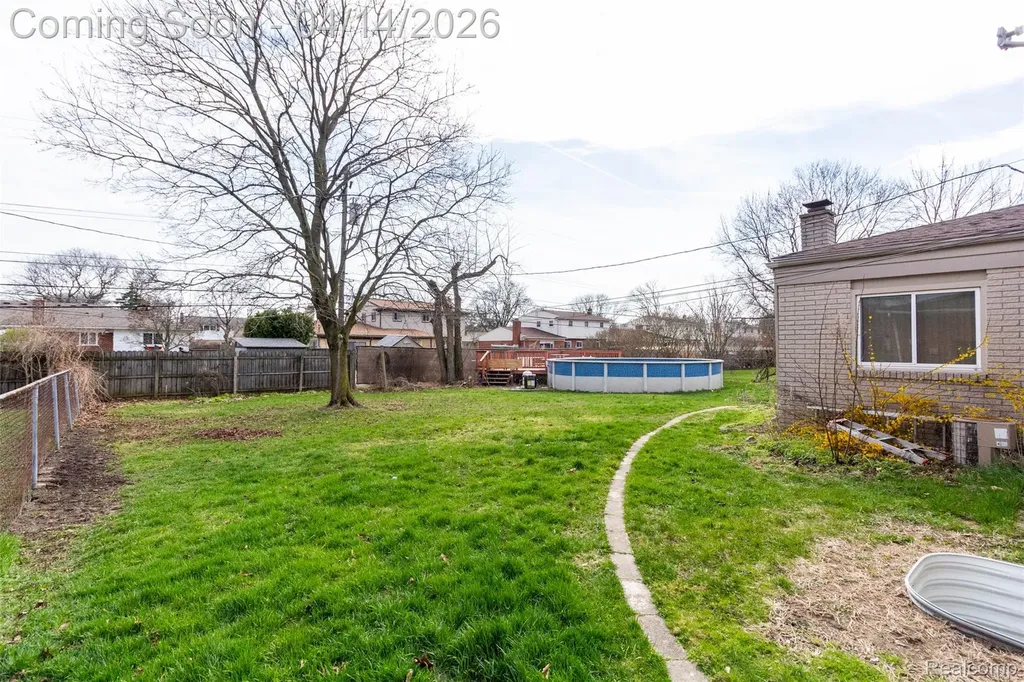 30087 Lyndon Street Livonia City MI 48154