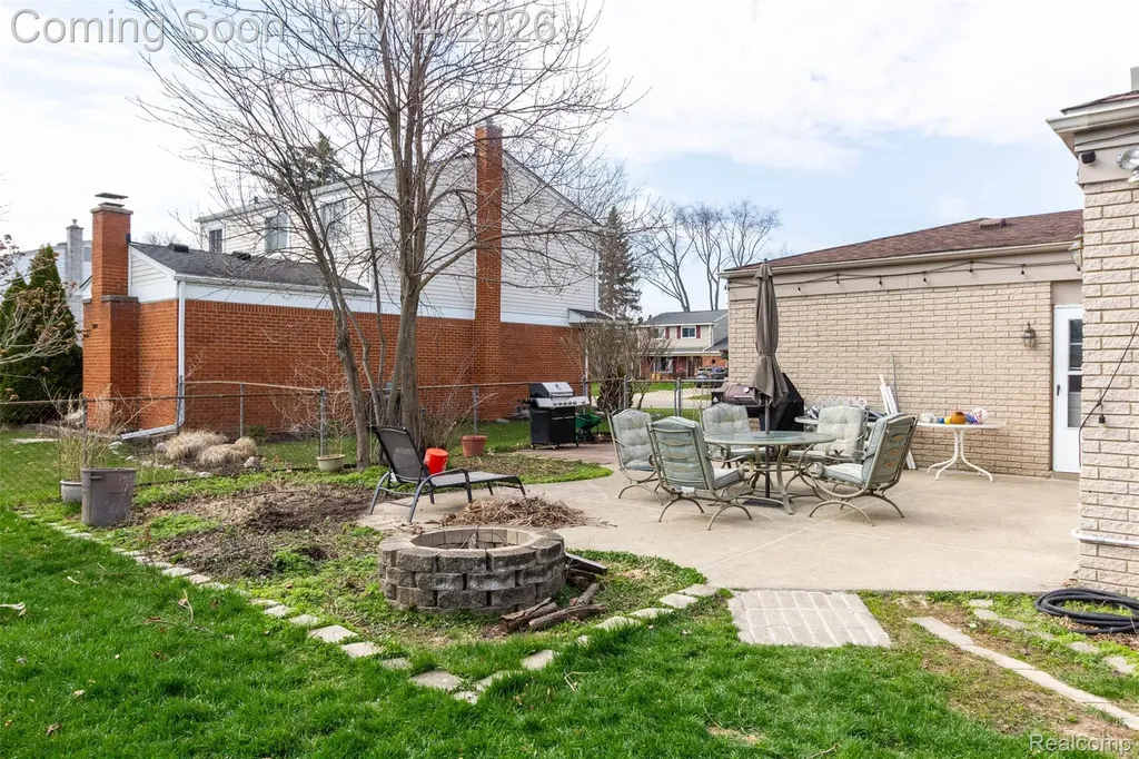 30087 Lyndon Street Livonia City MI 48154