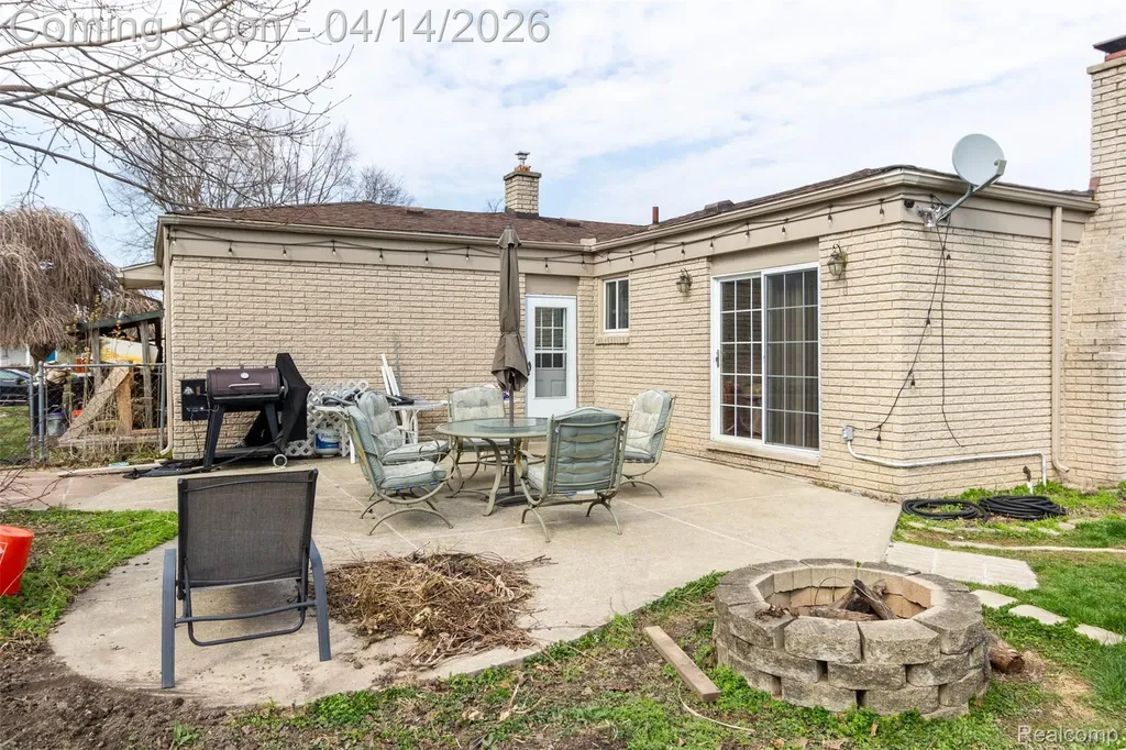 30087 Lyndon Street Livonia City MI 48154