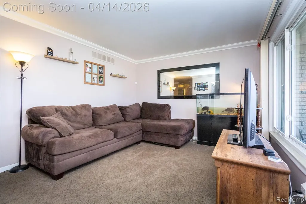 30087 Lyndon Street Livonia City MI 48154