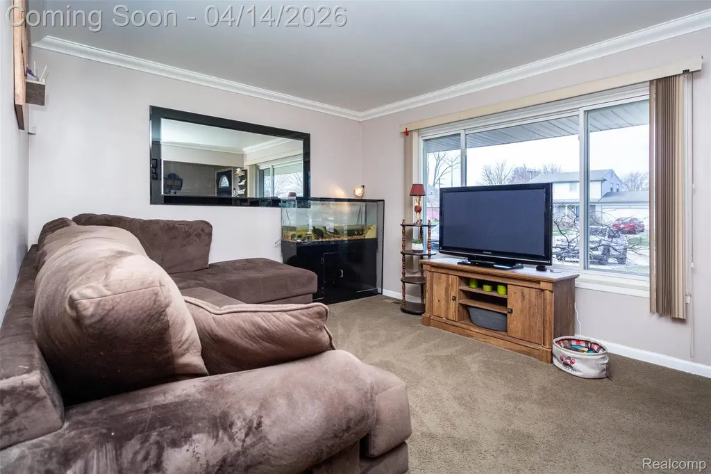30087 Lyndon Street Livonia City MI 48154