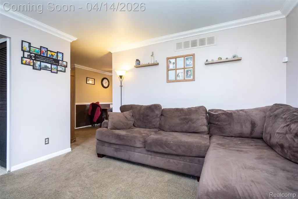 30087 Lyndon Street Livonia City MI 48154
