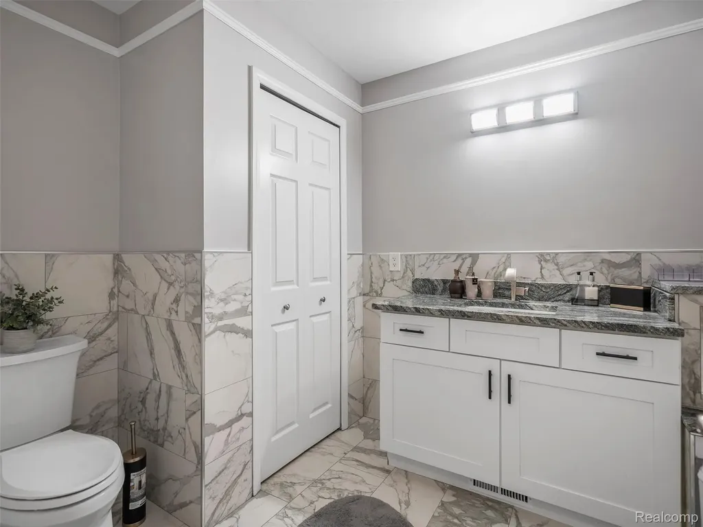 43043 W Kirkwood Drive Clinton Charter Township MI 48038