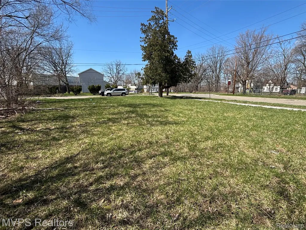 51 S South Paddock Street Pontiac City MI 48342