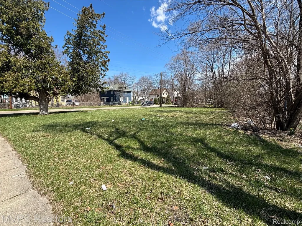 51 S South Paddock Street Pontiac City MI 48342