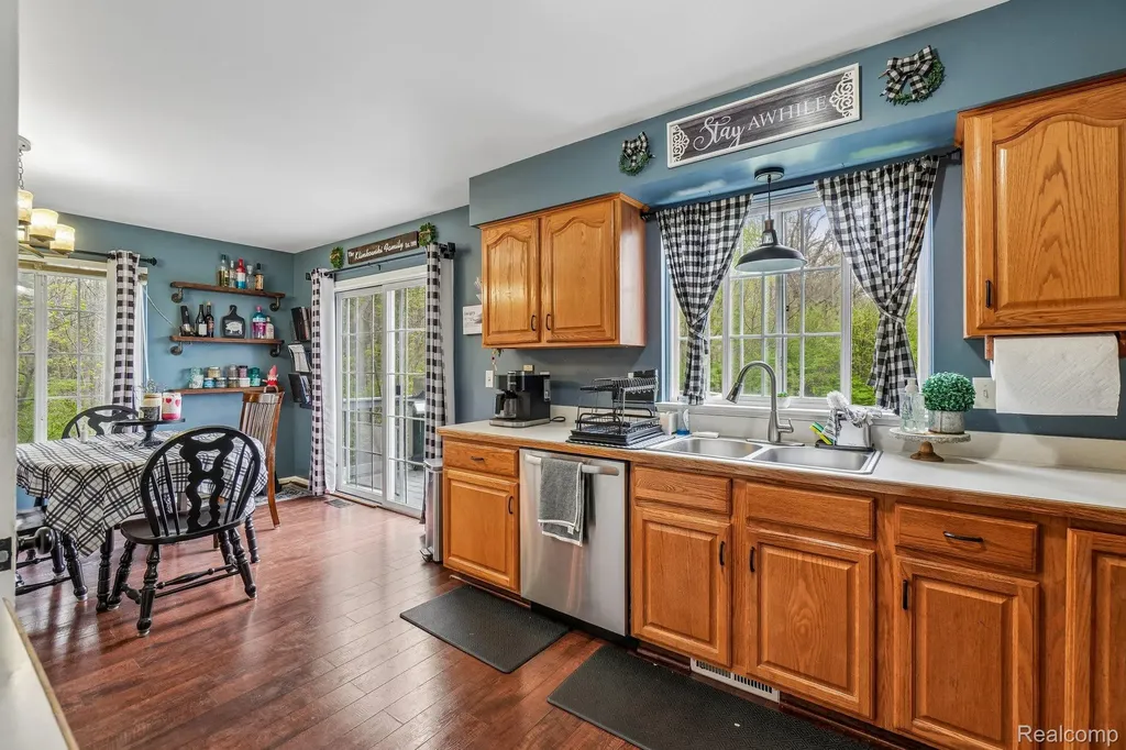23882 Monroe Street Armada Village MI 48005