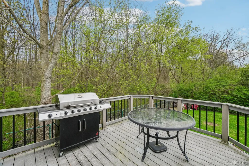 23882 Monroe Street Armada Village MI 48005
