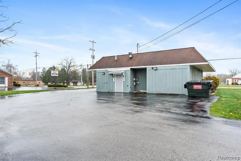 6197 Dixie Highway Bridgeport Charter Township MI 48722
