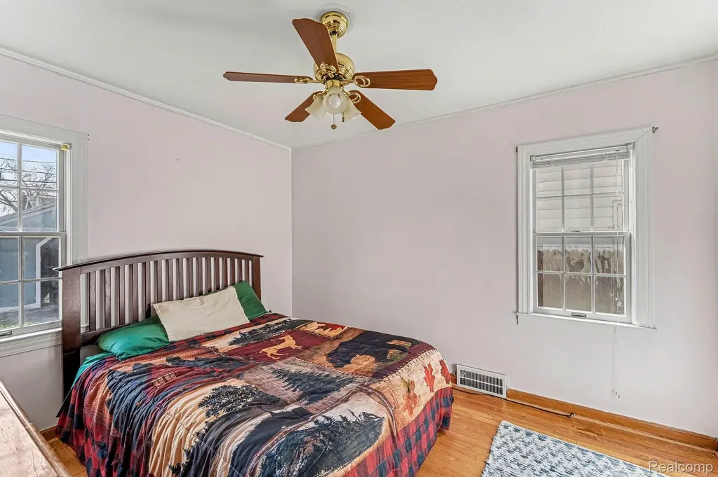 713 Riverbank Street Lincoln Park City MI 48146