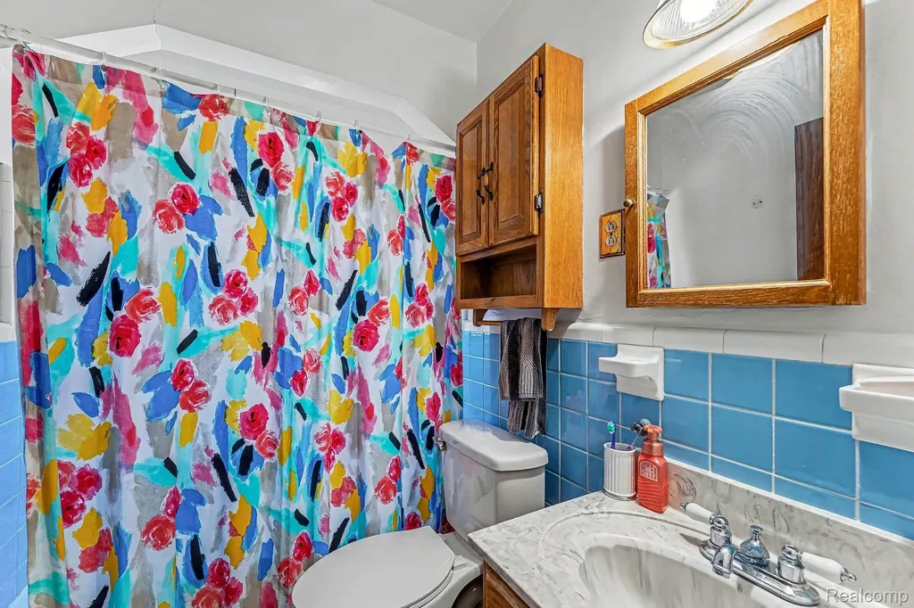 713 Riverbank Street Lincoln Park City MI 48146