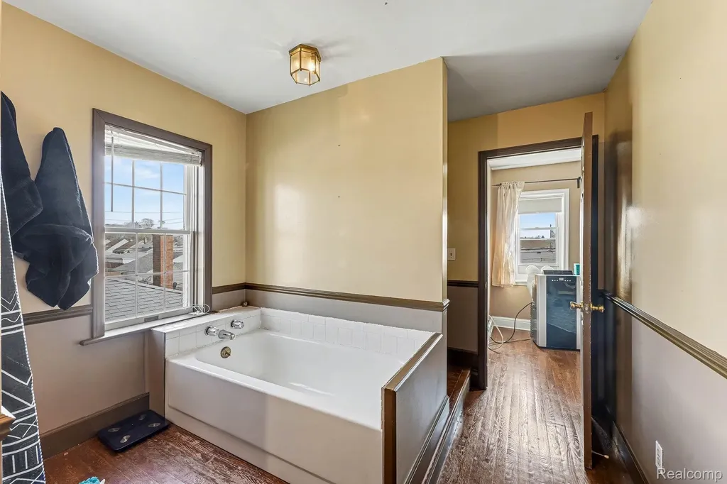 713 Riverbank Street Lincoln Park City MI 48146