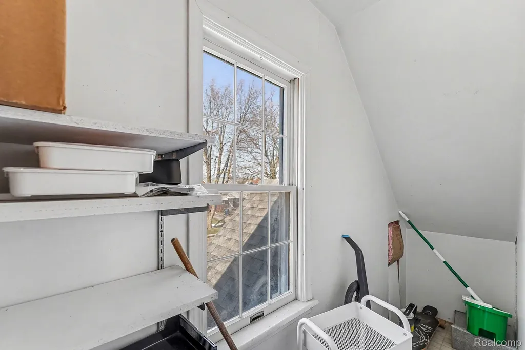 713 Riverbank Street Lincoln Park City MI 48146