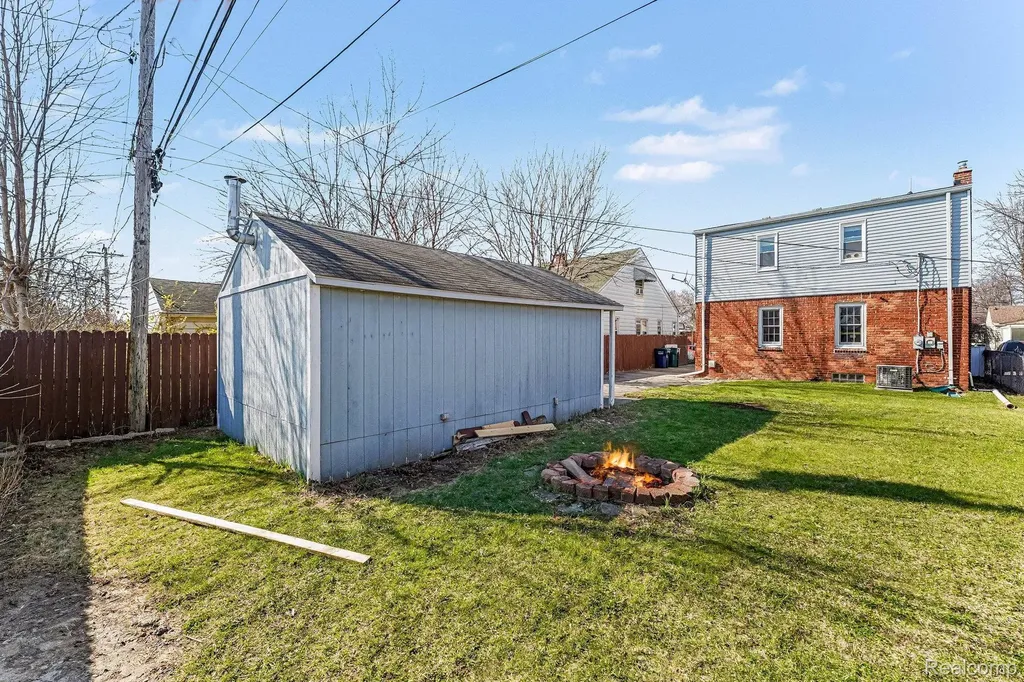 713 Riverbank Street Lincoln Park City MI 48146