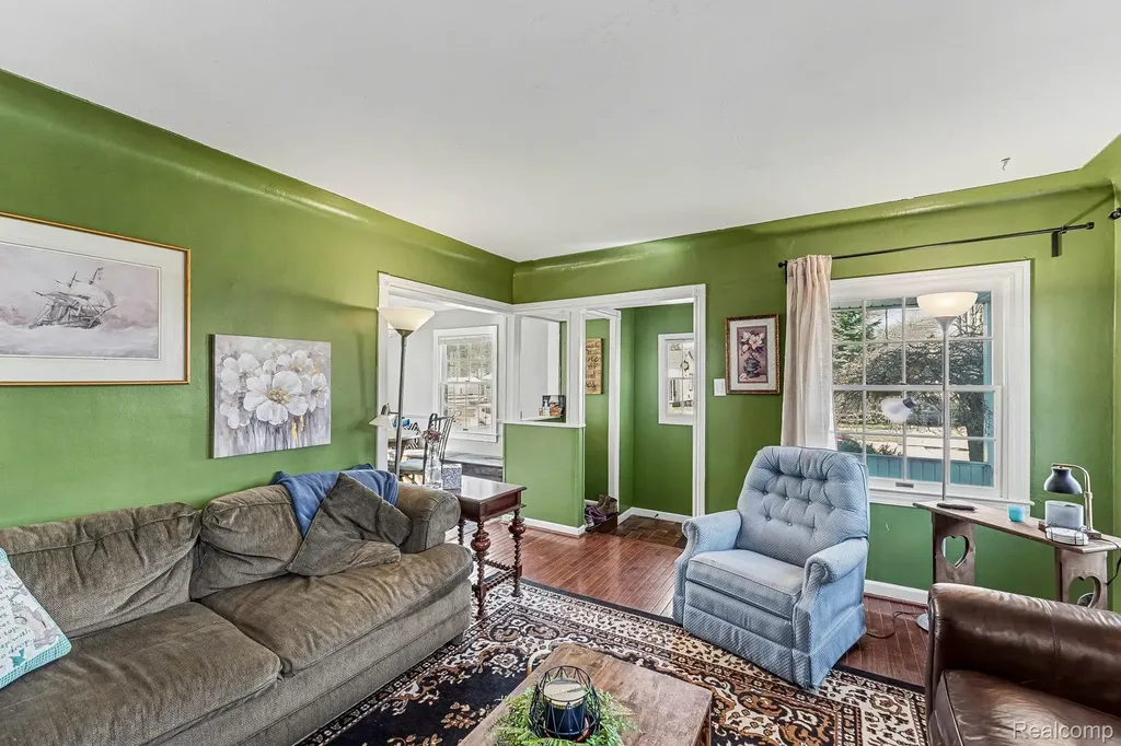 713 Riverbank Street Lincoln Park City MI 48146