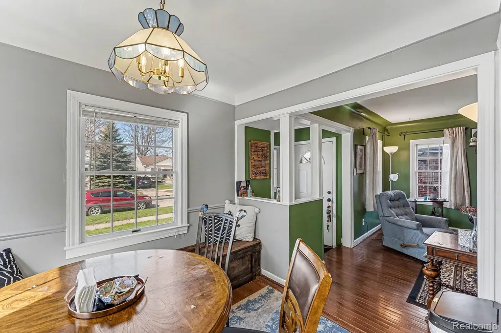 713 Riverbank Street Lincoln Park City MI 48146