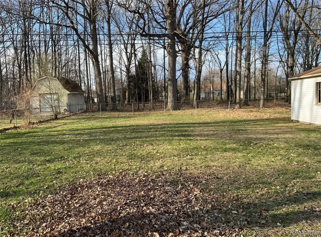 30008 Beechwood Street Garden City City MI 48135
