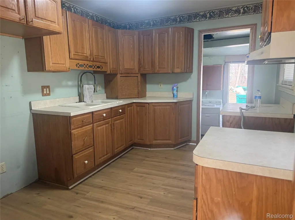 30008 Beechwood Street Garden City City MI 48135