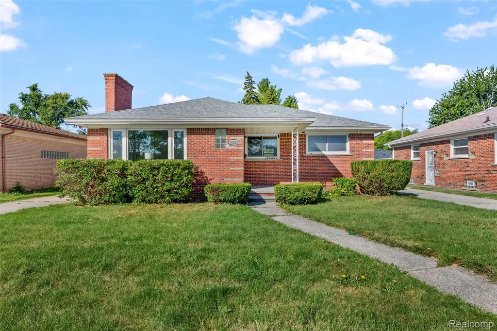 24821 Almond Avenue Eastpointe City MI 48021