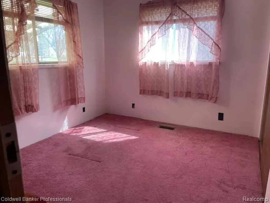 5447 Rensselear Elba Township MI 48446