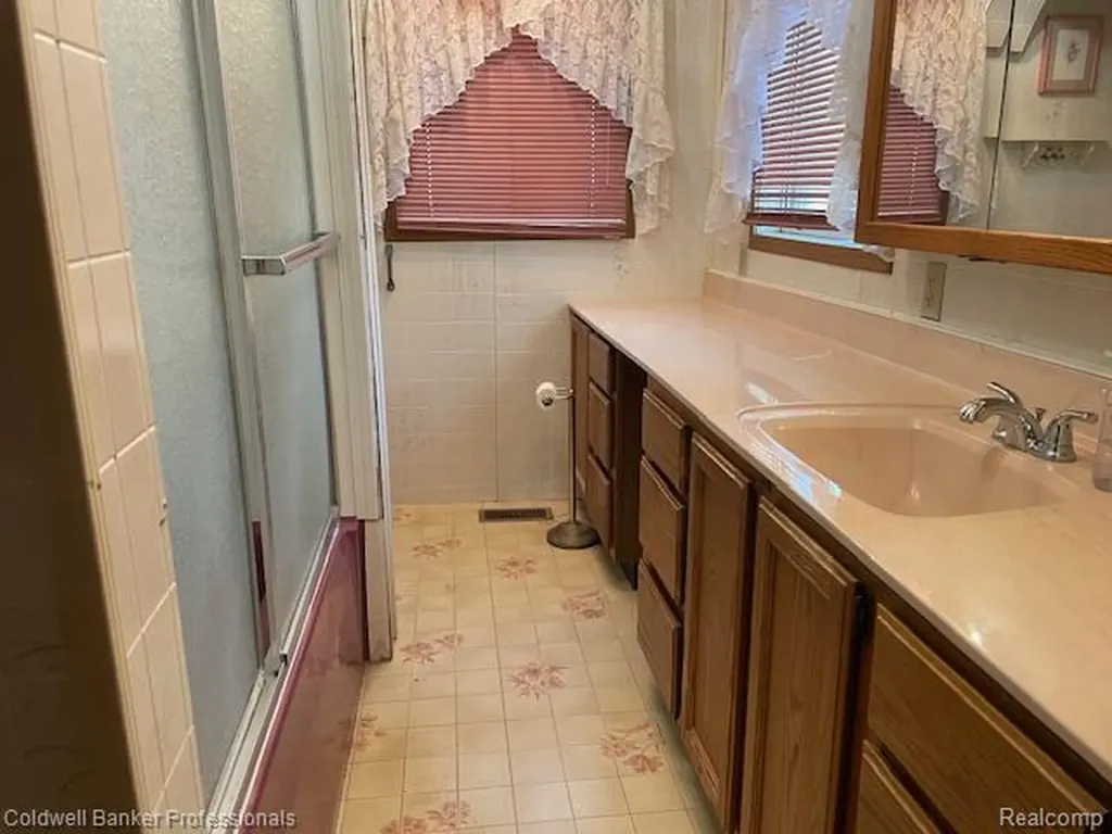 5447 Rensselear Elba Township MI 48446