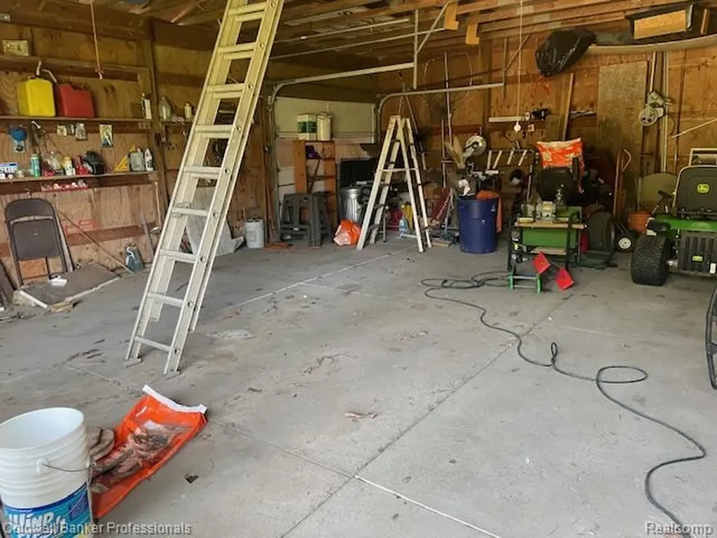 5447 Rensselear Elba Township MI 48446