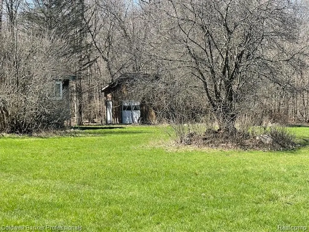 5447 Rensselear Elba Township MI 48446