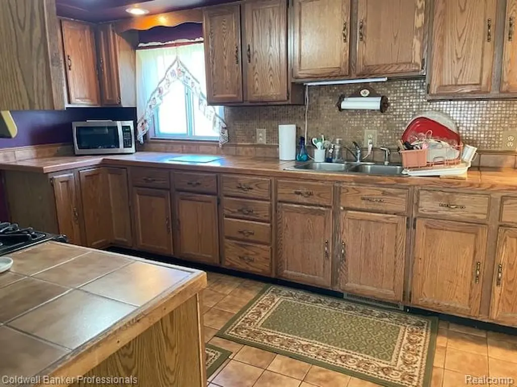 5447 Rensselear Elba Township MI 48446