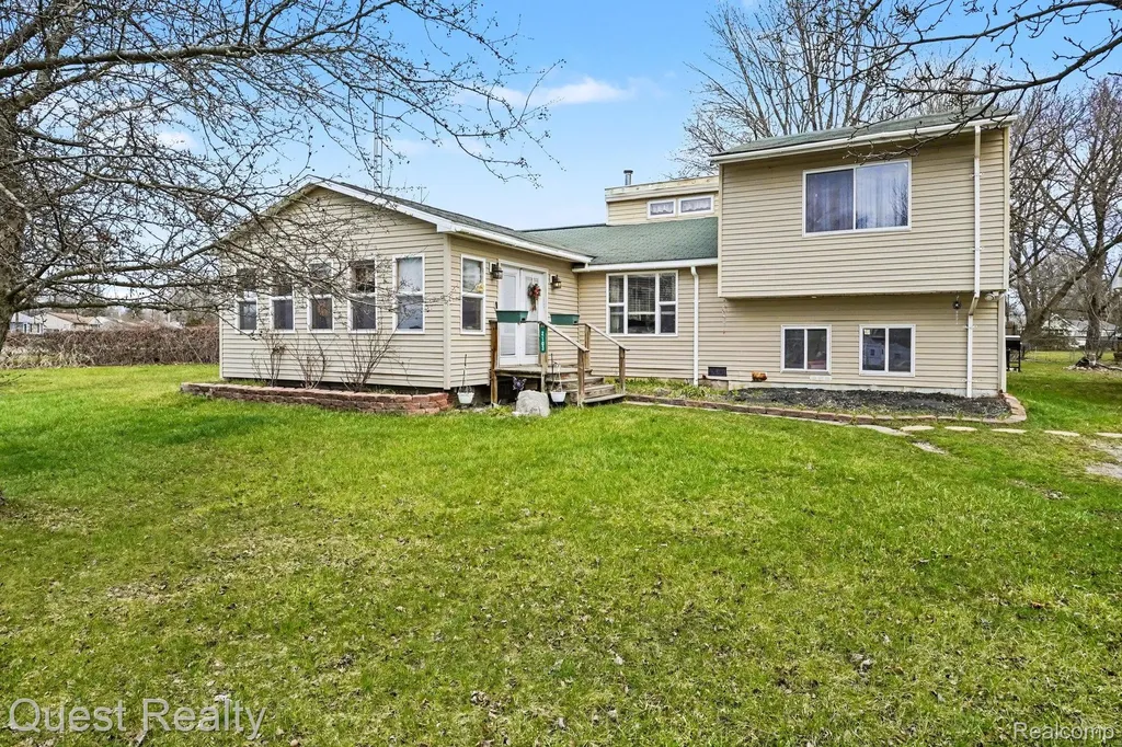 2103 Valley Forge Street Burton City MI 48519