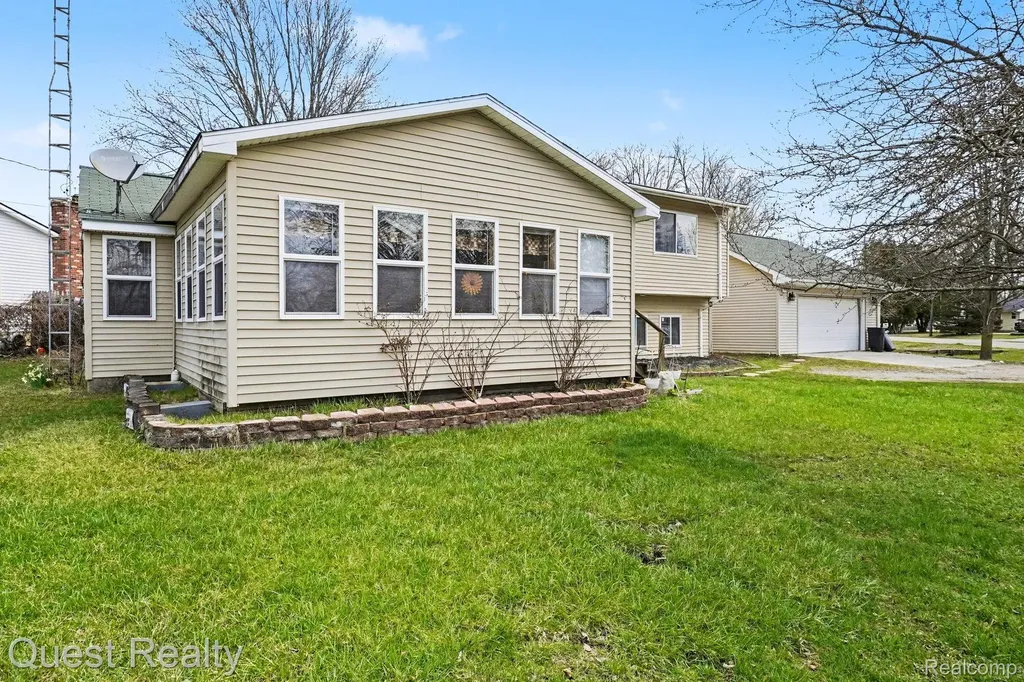 2103 Valley Forge Street Burton City MI 48519