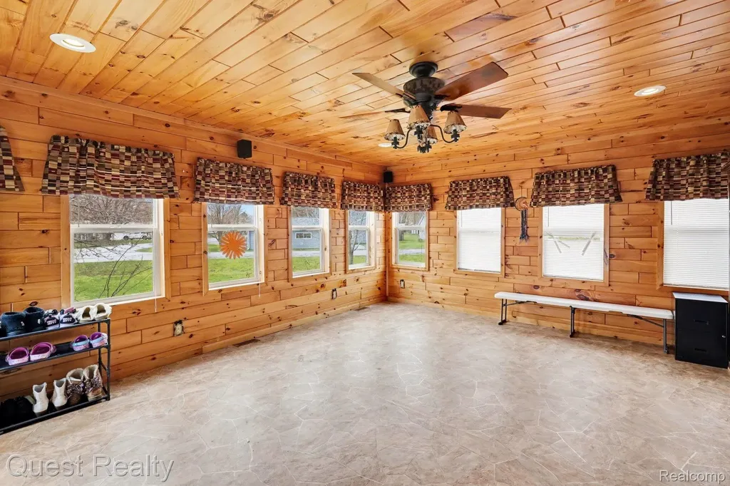 2103 Valley Forge Street Burton City MI 48519