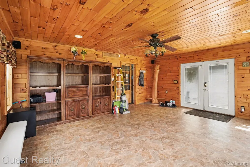 2103 Valley Forge Street Burton City MI 48519