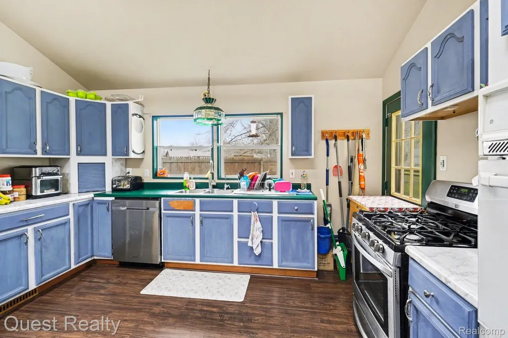 2103 Valley Forge Street Burton City MI 48519