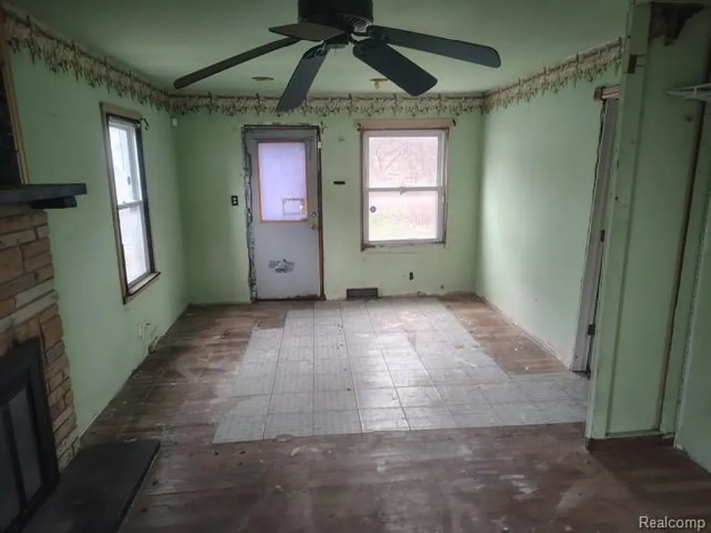 6299 Hunt Street Romulus City MI 48174