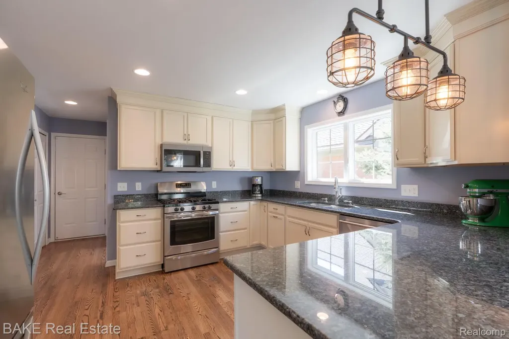43576 Abbey Circle Canton Charter Township MI 48187
