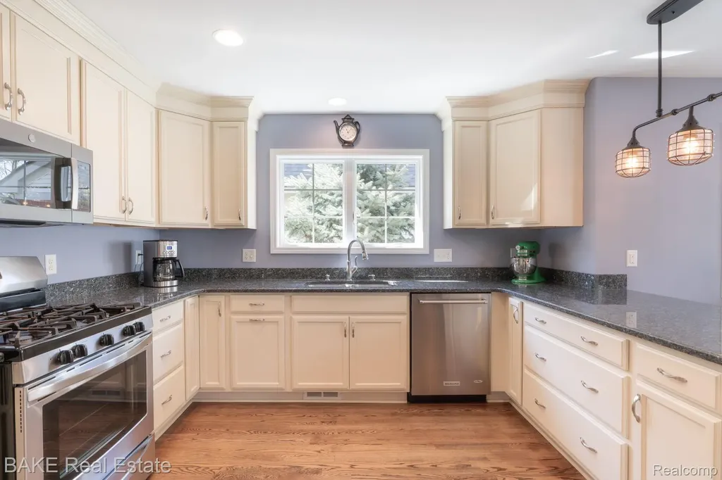 43576 Abbey Circle Canton Charter Township MI 48187