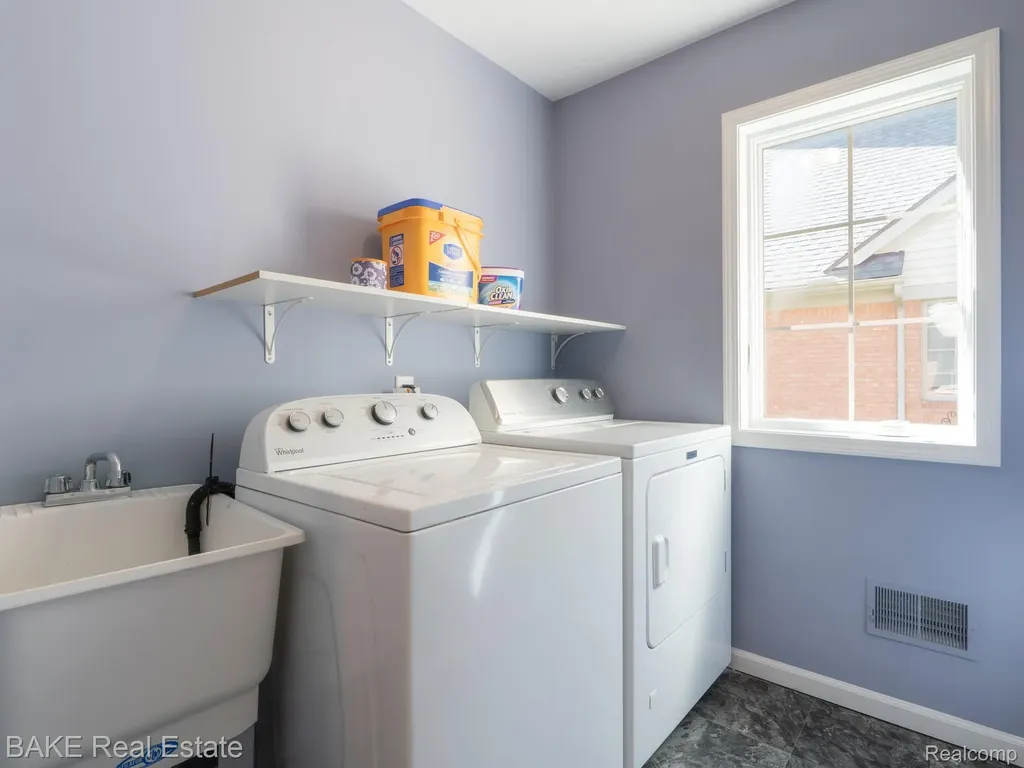 43576 Abbey Circle Canton Charter Township MI 48187
