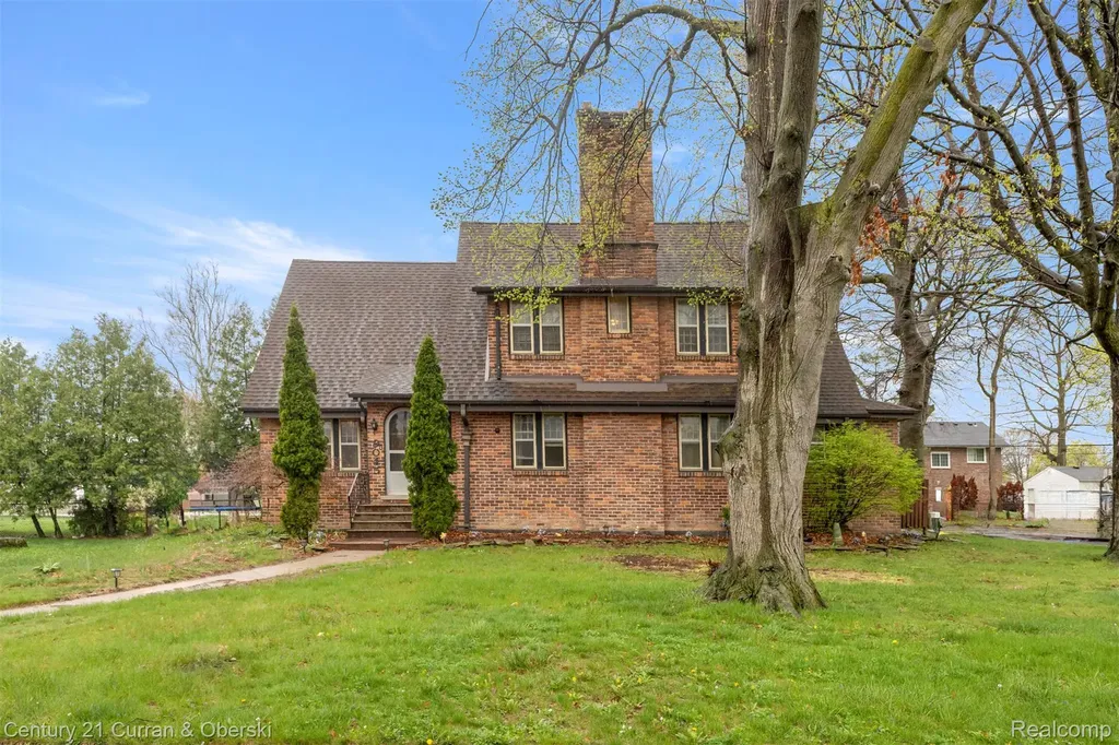 9045 Riverdale Street Redford Charter Township MI 48239