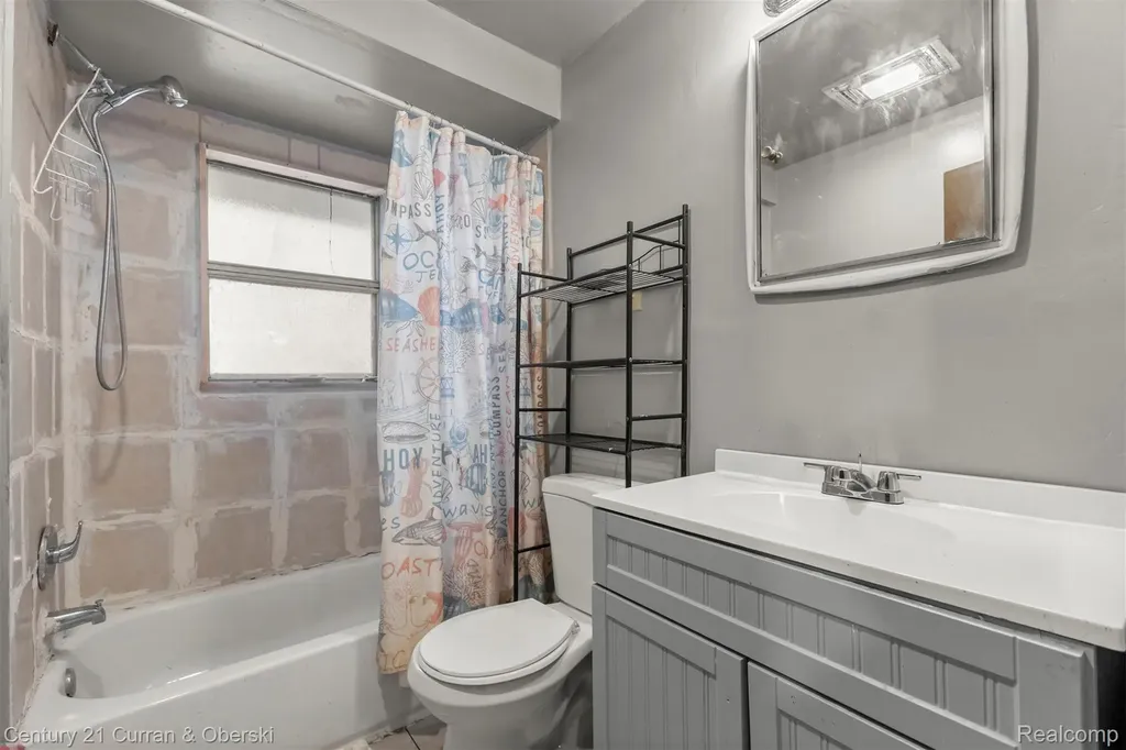 9045 Riverdale Street Redford Charter Township MI 48239