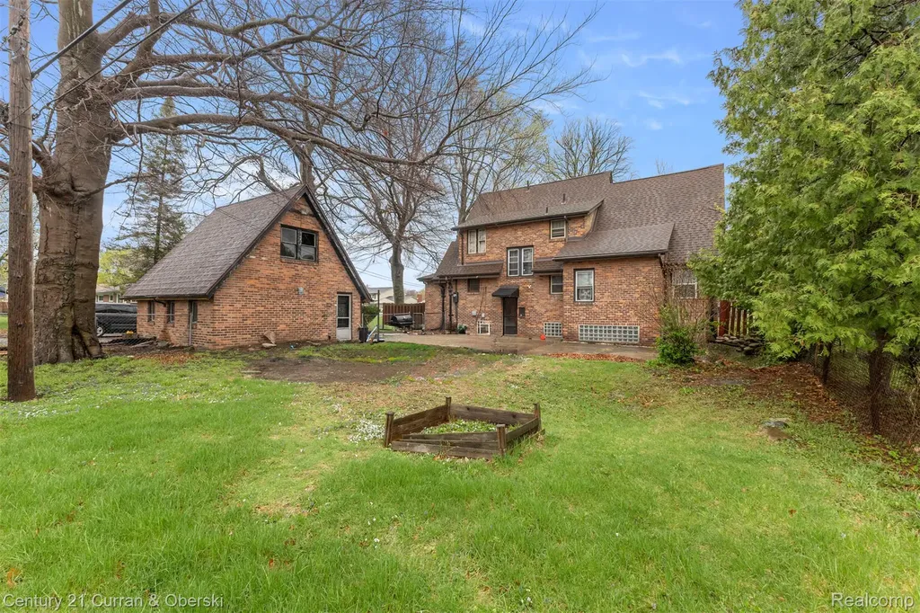 9045 Riverdale Street Redford Charter Township MI 48239