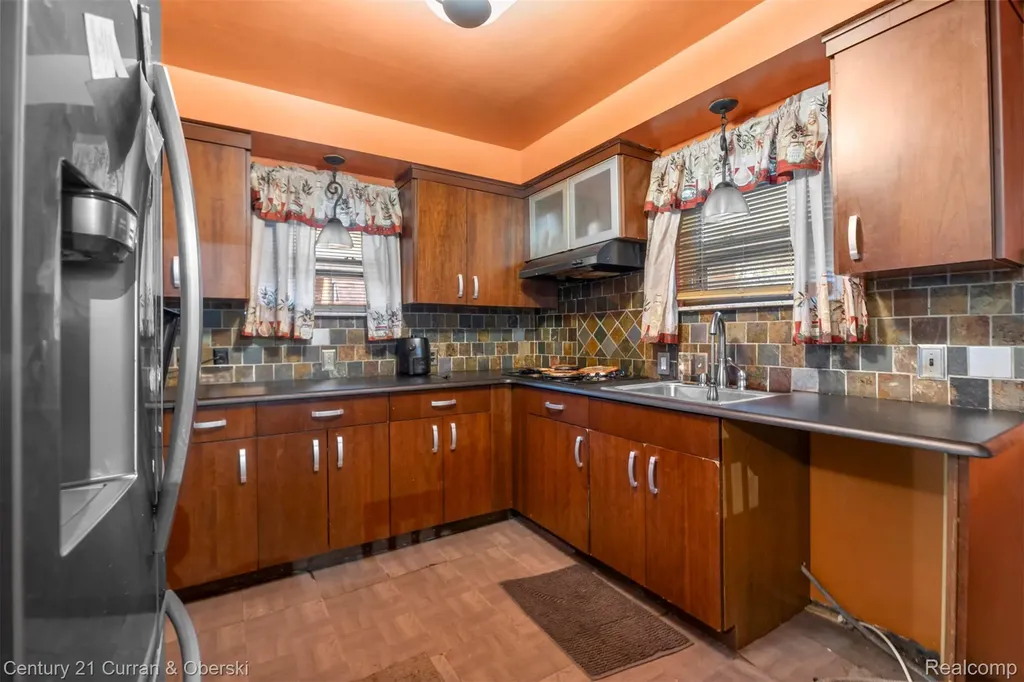 9045 Riverdale Street Redford Charter Township MI 48239