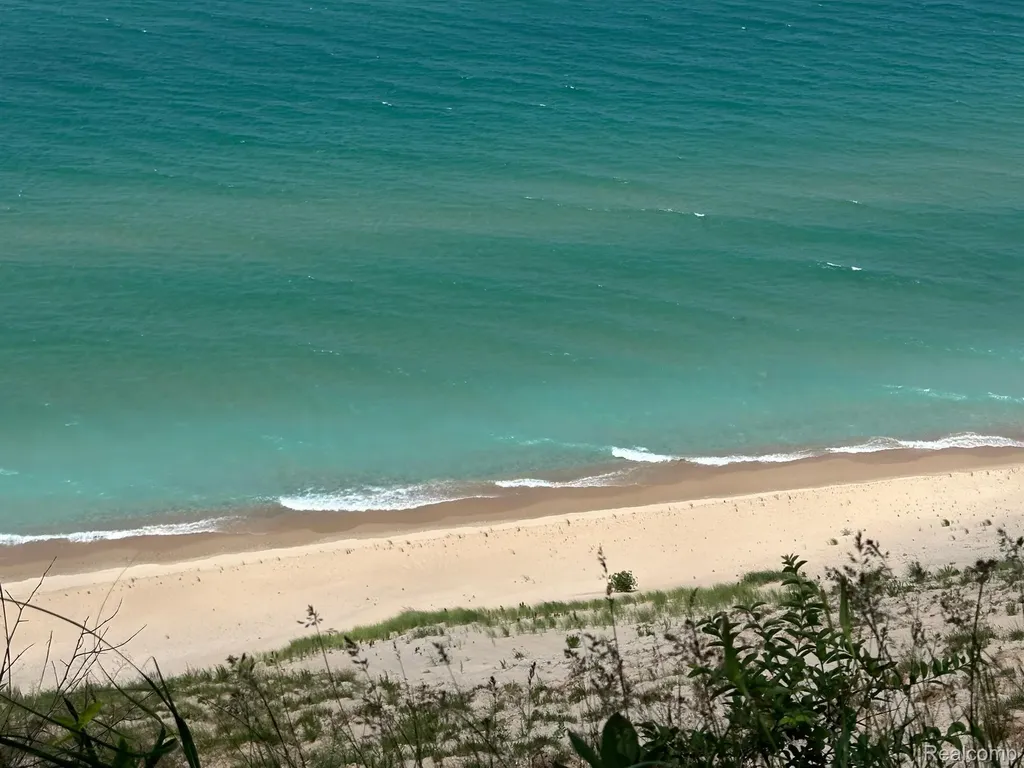 Parcel A Lake Bluff Drive Arcadia Township MI 49613
