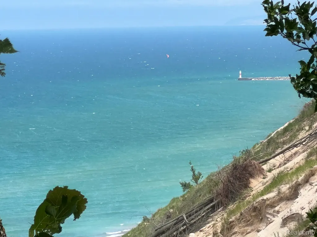 Parcel A Lake Bluff Drive Arcadia Township MI 49613