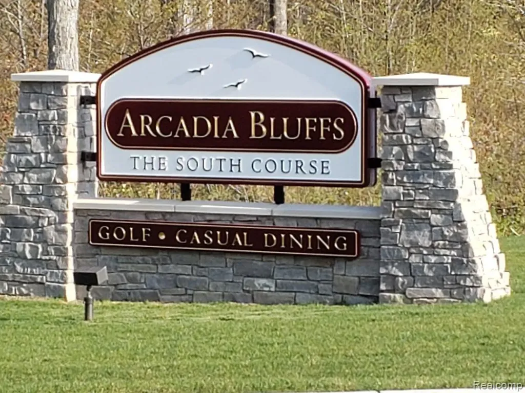 Parcel A Lake Bluff Drive Arcadia Township MI 49613