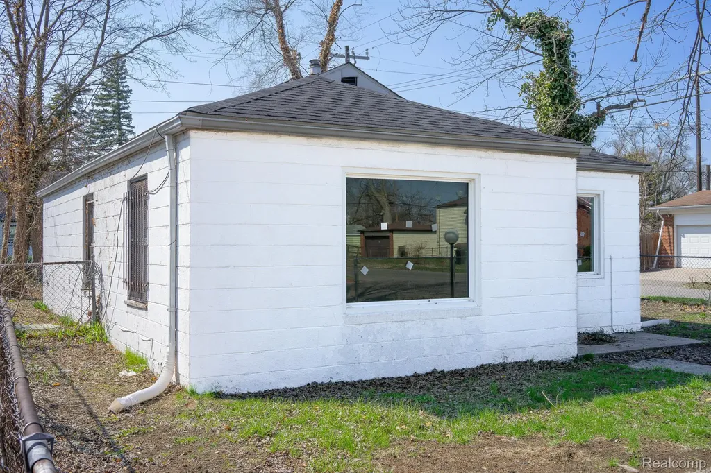 20255 Santa Rosa Drive Detroit City MI 48221