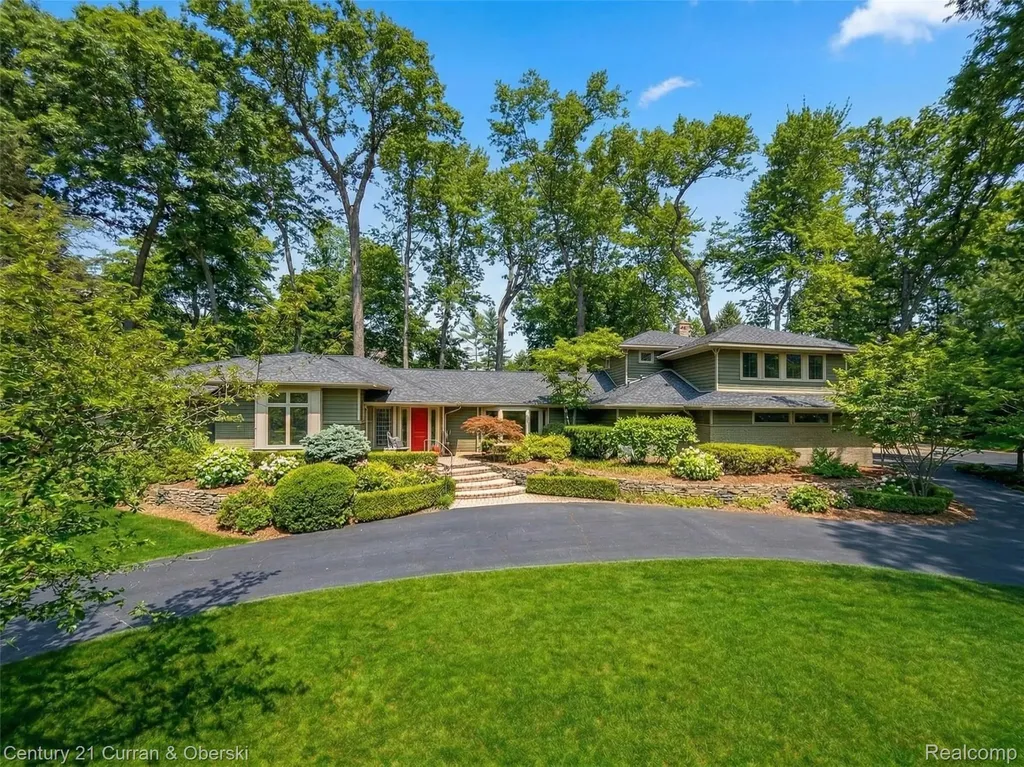6130 Idlewyle Road Bloomfield Hills City MI 48301