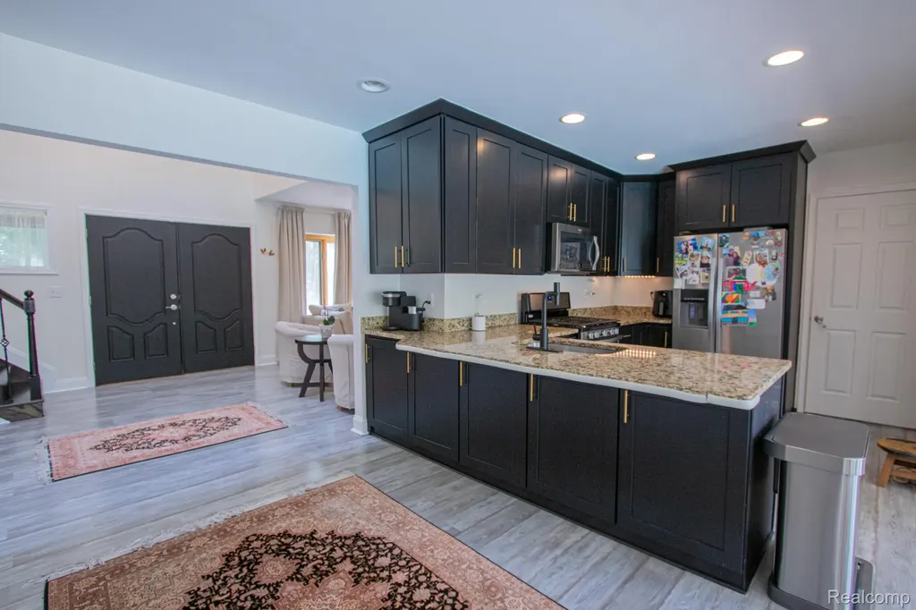 2110 Langham Drive West Bloomfield Charter Township MI 48323