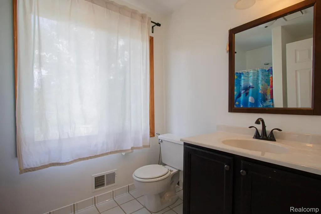 2110 Langham Drive West Bloomfield Charter Township MI 48323